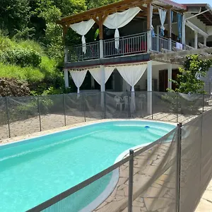 Appartement Bas De Courbaril, Bouillante